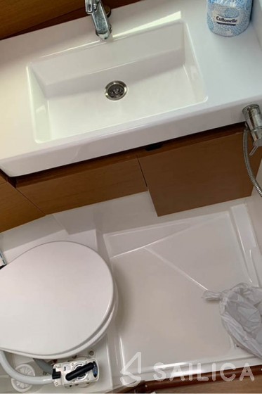 Sun Loft 47 - Yacht Charter Sailica