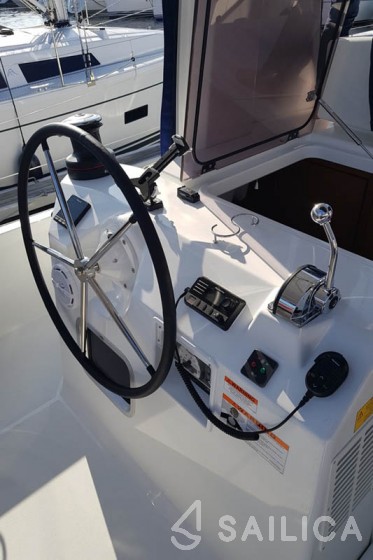 Sun Loft 47 - Yacht Charter Sailica