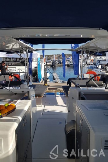 Sun Loft 47 - Yacht Charter Sailica