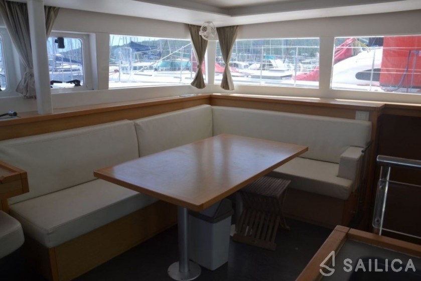 Lagoon 450 - Yacht Charter Sailica