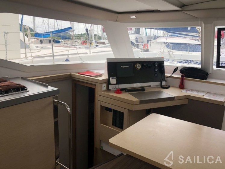 Lucia 40 - Yacht Charter Sailica