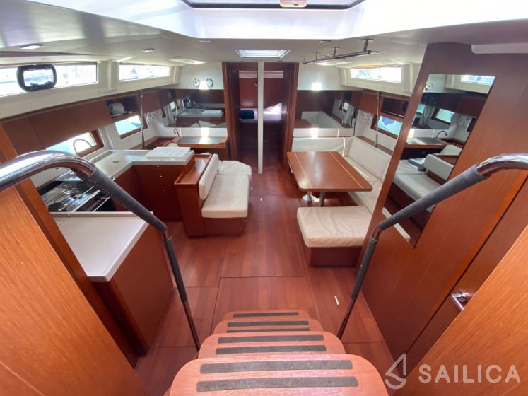 Oceanis 51.1 - Yacht Charter Sailica