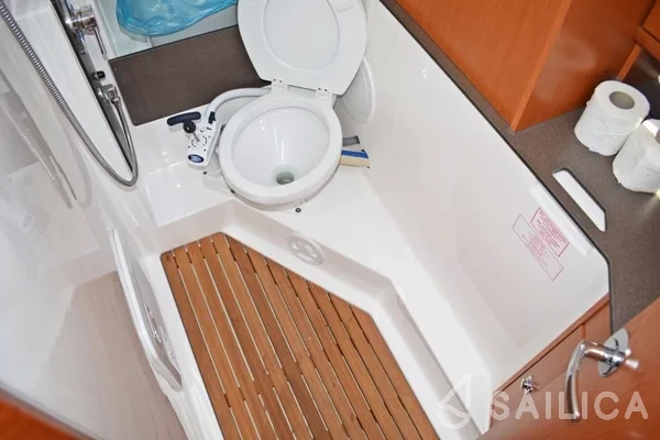 Bavaria 34 Cruiser - Yacht Charter Sailica