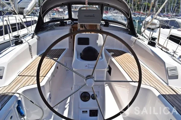 Bavaria 34 Cruiser - Yacht Charter Sailica