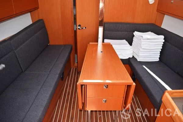 Bavaria 34 Cruiser - Yacht Charter Sailica