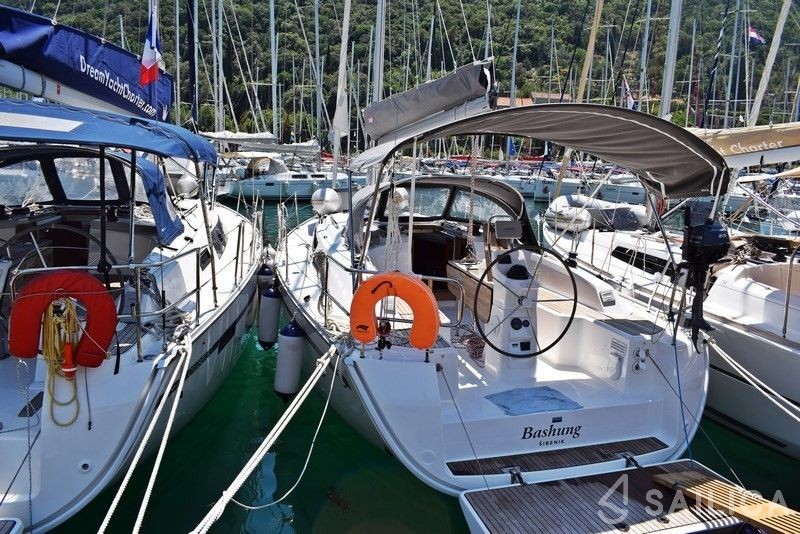 Bavaria 34 Cruiser - Yacht Charter Sailica