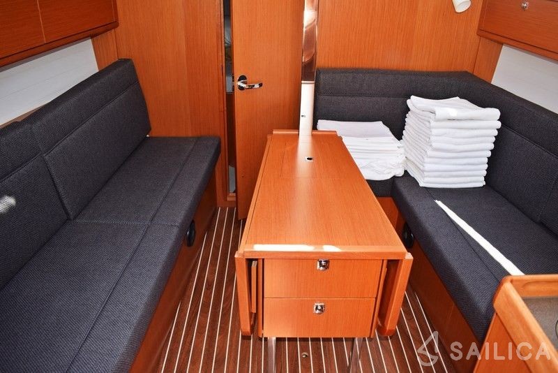 Bavaria 34 Cruiser - Yacht Charter Sailica