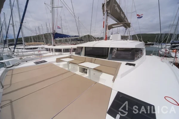 Bali 4.5 - Yacht Charter Sailica