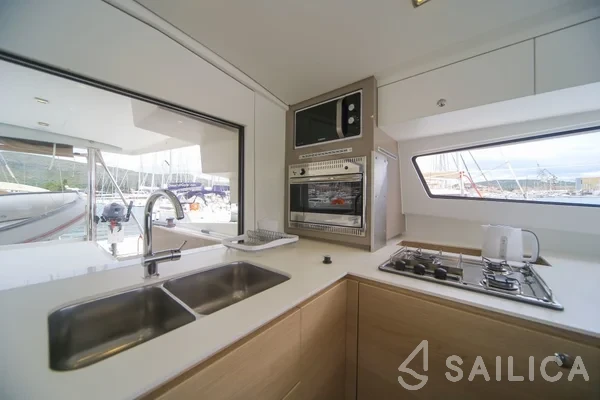 Bali 4.5 - Yacht Charter Sailica