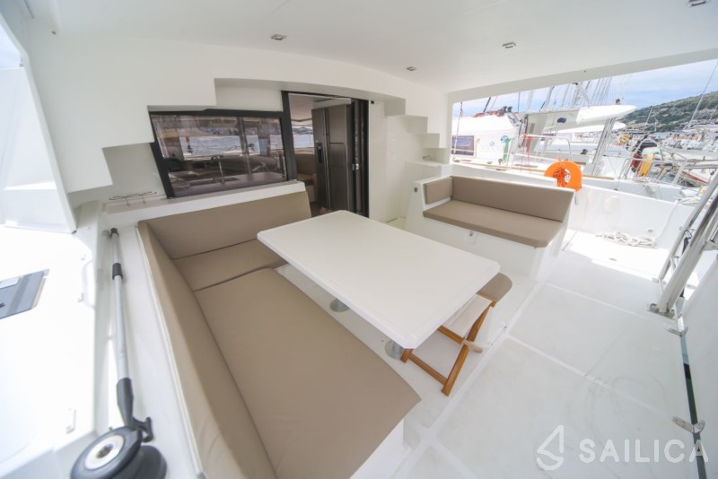 Bali 4.5 - Yacht Charter Sailica