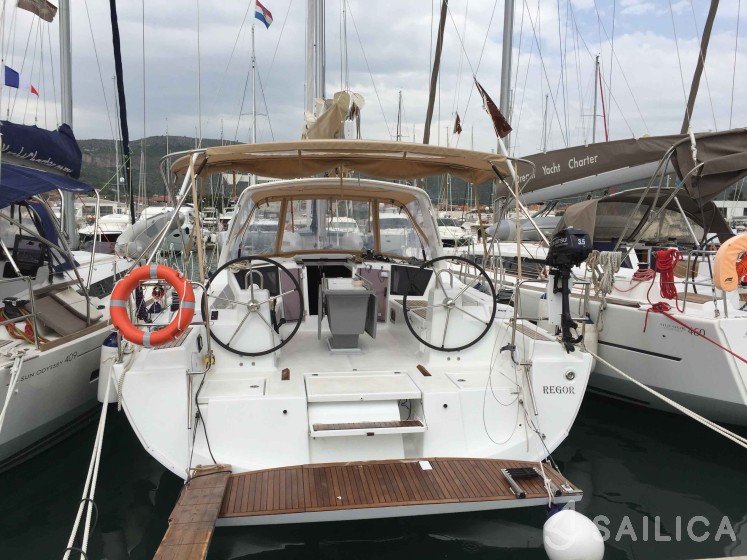Oceanis 41.1 - Yacht Charter Sailica