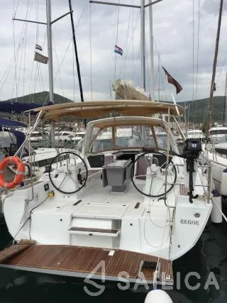 Oceanis 41.1 - Yacht Charter Sailica