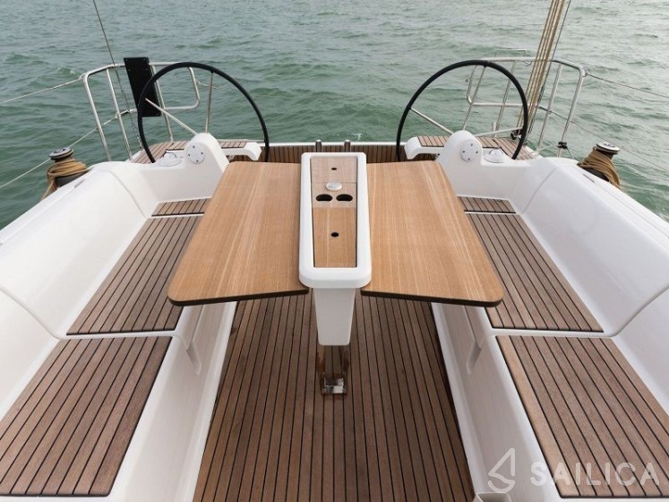 Dufour 382 GL - Yacht Charter Sailica
