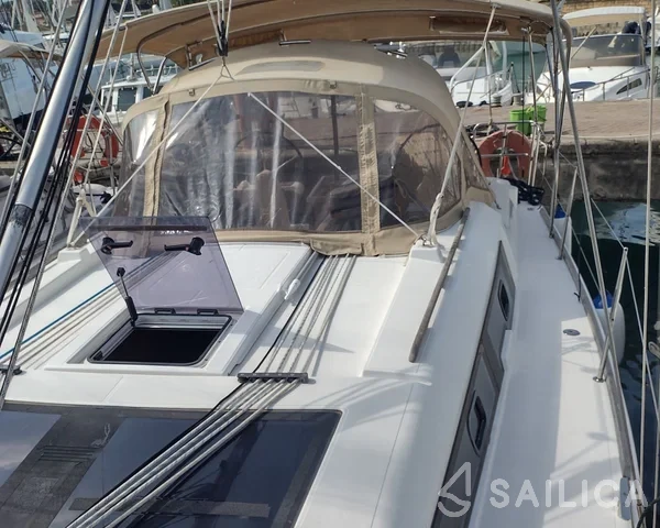 Dufour 382 GL - Yacht Charter Sailica
