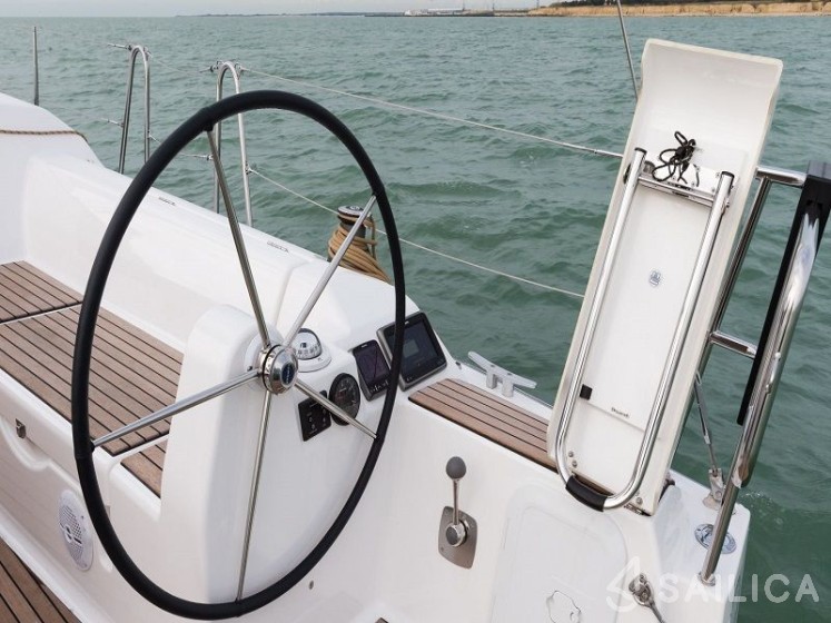 Dufour 382 GL - Yacht Charter Sailica