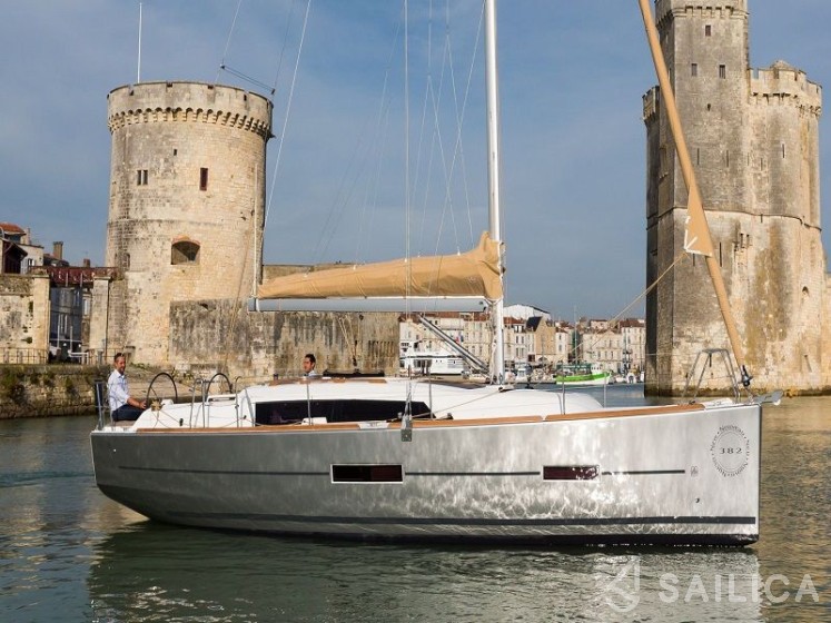 Dufour 382 GL - Yacht Charter Sailica