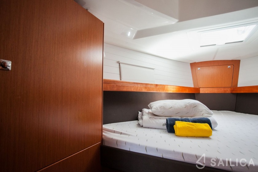 Bavaria Cruiser 41 - Yacht Charter Sailica