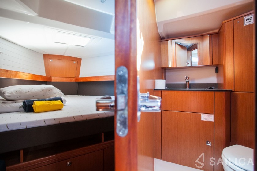 Bavaria Cruiser 41 - Yacht Charter Sailica