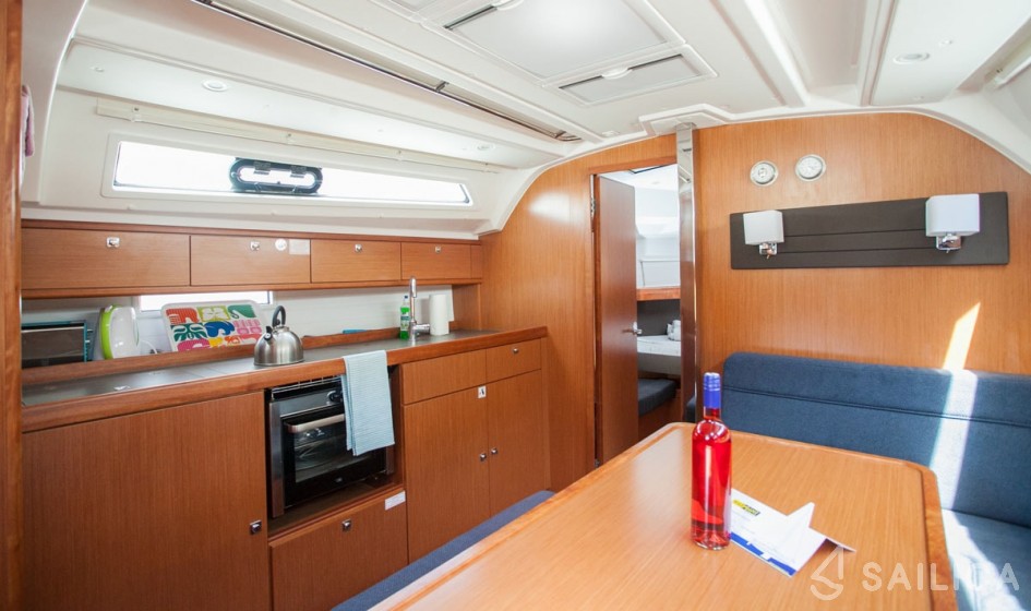 Bavaria Cruiser 41 - Yacht Charter Sailica