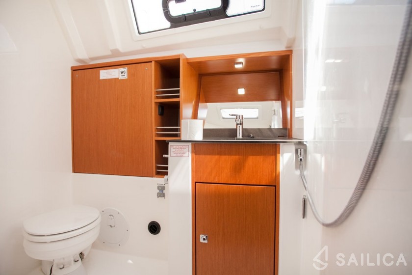 Bavaria Cruiser 41 - Yacht Charter Sailica