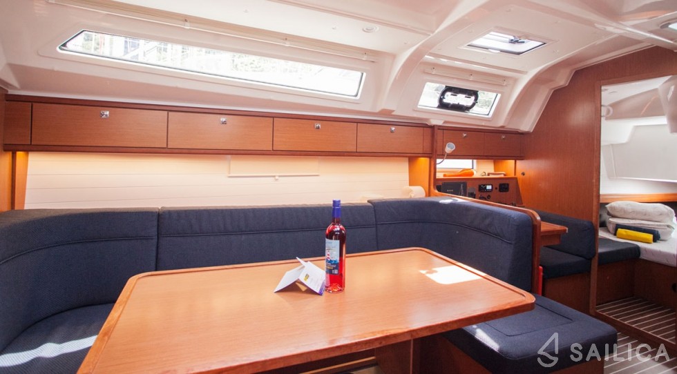 Bavaria Cruiser 41 - Yacht Charter Sailica