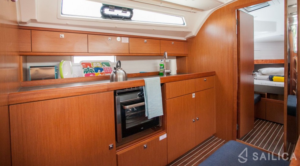 Bavaria Cruiser 41 - Yacht Charter Sailica