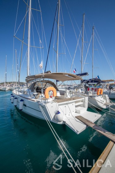 Dufour 460 GL - Yacht Charter Sailica