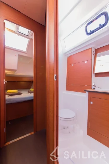 Dufour 460 GL - Yacht Charter Sailica