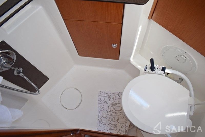 Bavaria 46 Cruiser - Yacht Charter Sailica