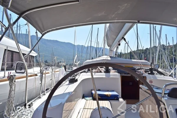 Bavaria 46 Cruiser - Yacht Charter Sailica