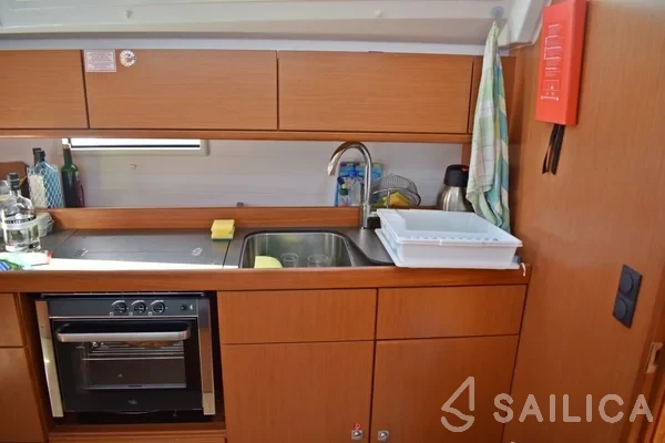 Bavaria 46 Cruiser - Yacht Charter Sailica