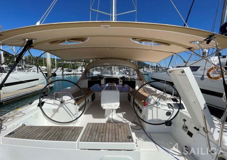Dufour 412 GL - Yacht Charter Sailica
