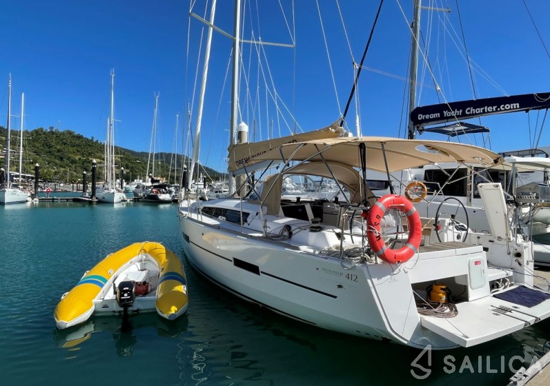 Dufour 412 GL - Yacht Charter Sailica