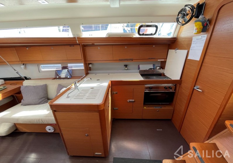 Dufour 412 GL - Yacht Charter Sailica