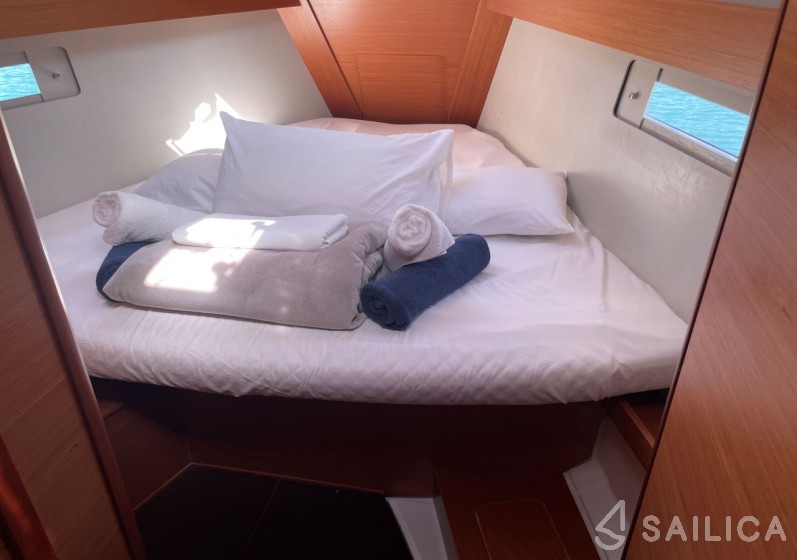 Dufour 412 GL - Yacht Charter Sailica