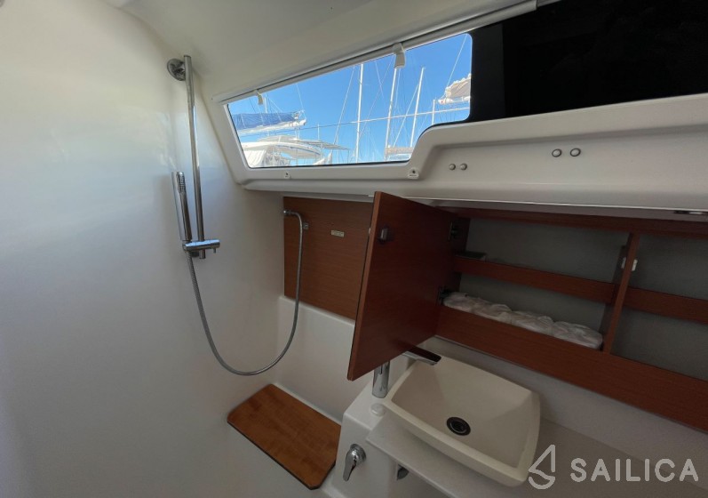 Dufour 412 GL - Yacht Charter Sailica