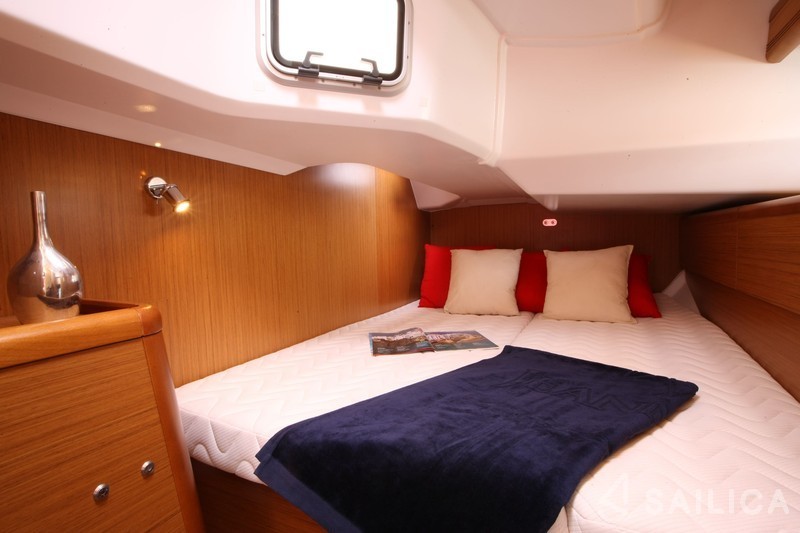 Sun Odyssey 44i - Yacht Charter Sailica