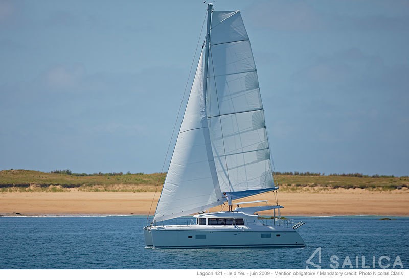 Lagoon 421 - Yacht Charter Sailica