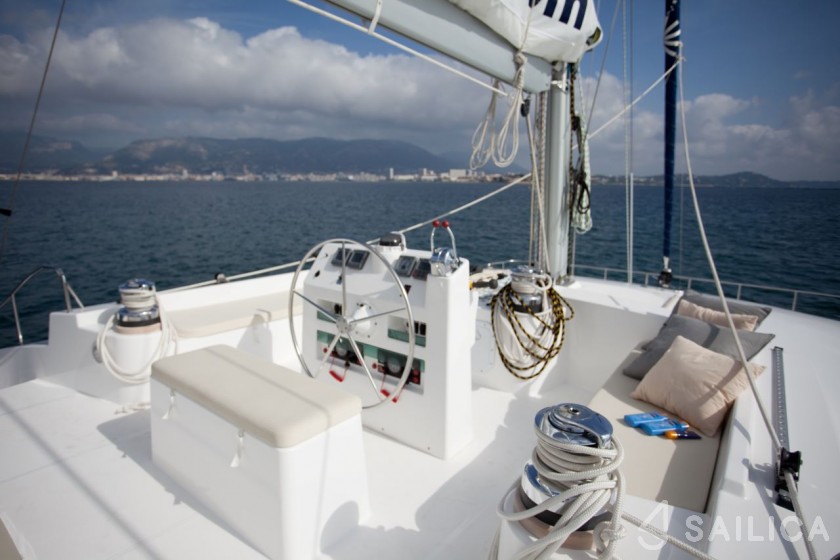 Dream 60 - Yacht Charter Sailica