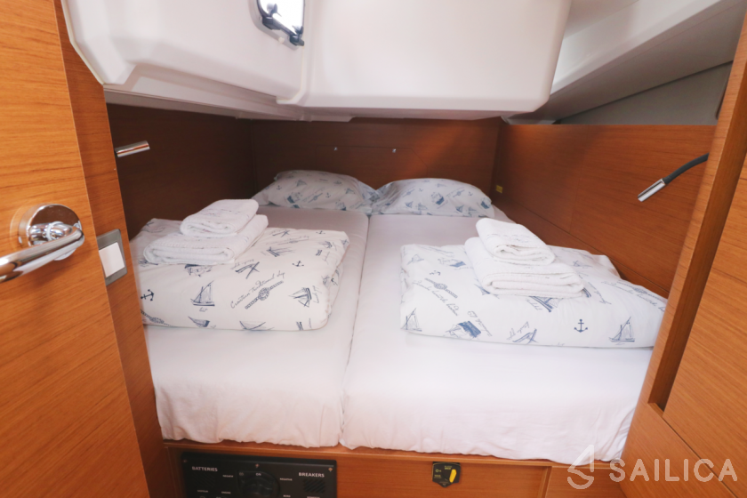 Sun Odyssey 440 - Yacht Charter Sailica