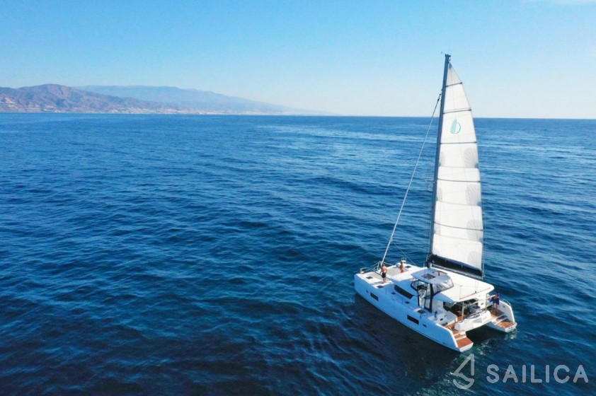 Lagoon 42 - Yacht Charter Sailica