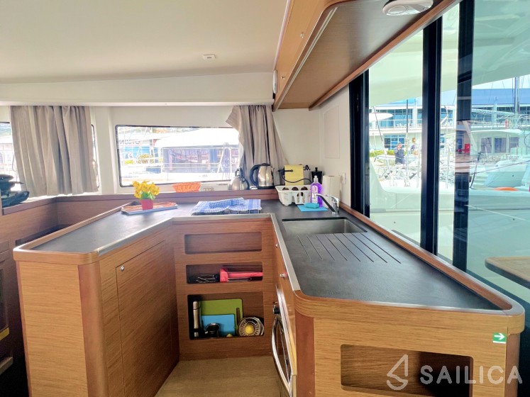 Lagoon 42 - Yacht Charter Sailica