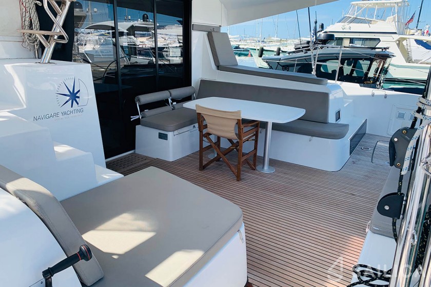 Lagoon 42 - Yacht Charter Sailica