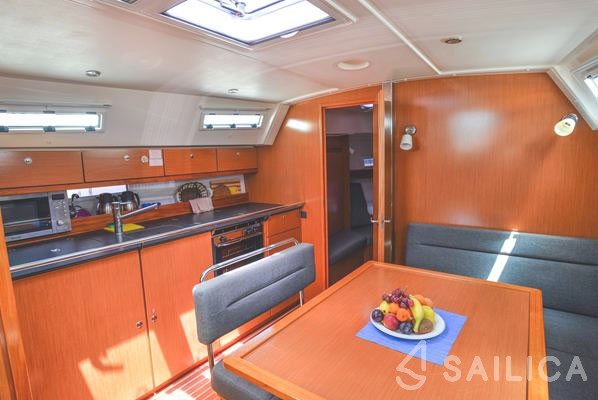 Bavaria 40 Cruiser - Yacht Charter Sailica