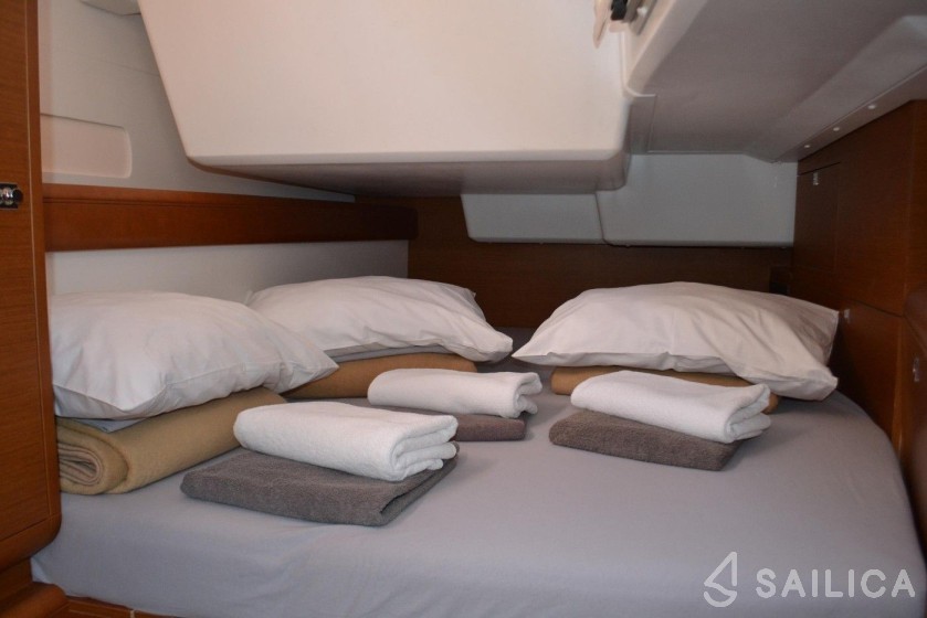 Sun Odyssey 519 - Yacht Charter Sailica