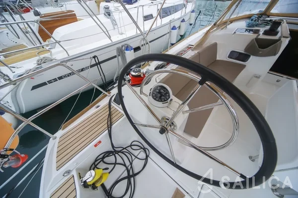 Sun Odyssey 519 - Yacht Charter Sailica