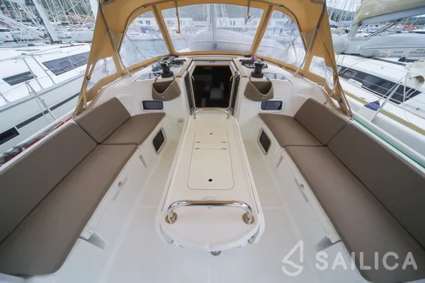 Sun Odyssey 519 - Yacht Charter Sailica