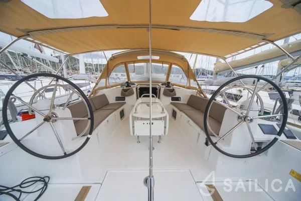 Sun Odyssey 519 - Yacht Charter Sailica