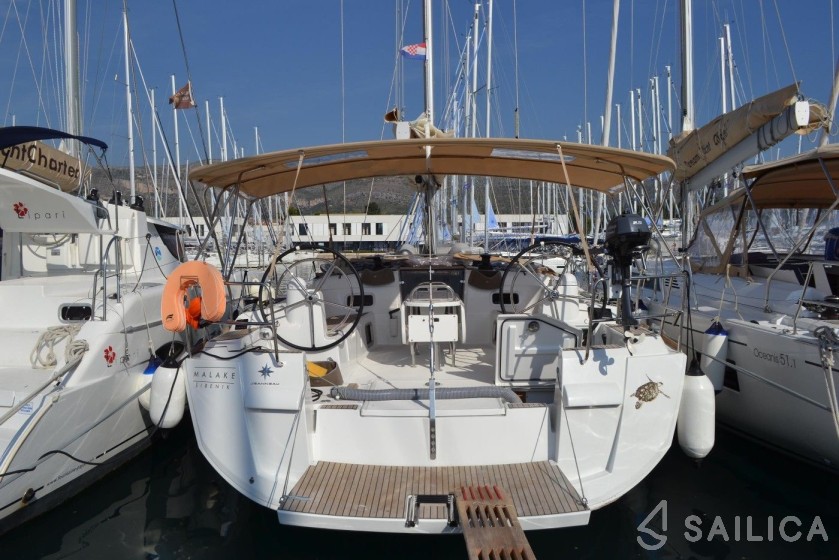 Sun Odyssey 519 - Yacht Charter Sailica