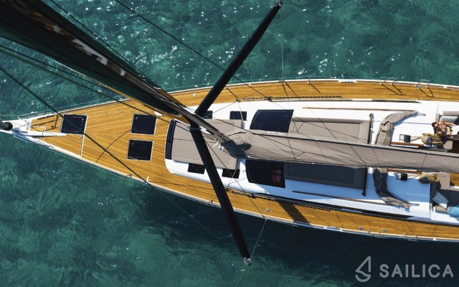 Dufour 520 GL - Yacht Charter Sailica